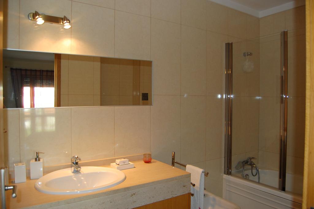 H2Oporto Beachfront Apartment فيلا نوفا دي غايا المظهر الخارجي الصورة